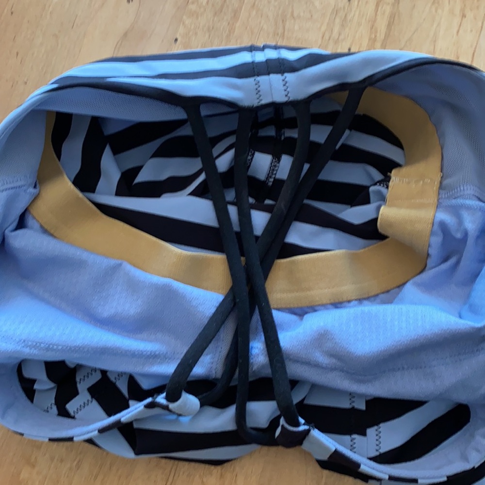 Lululemon Workout top - Picture 5 of 5